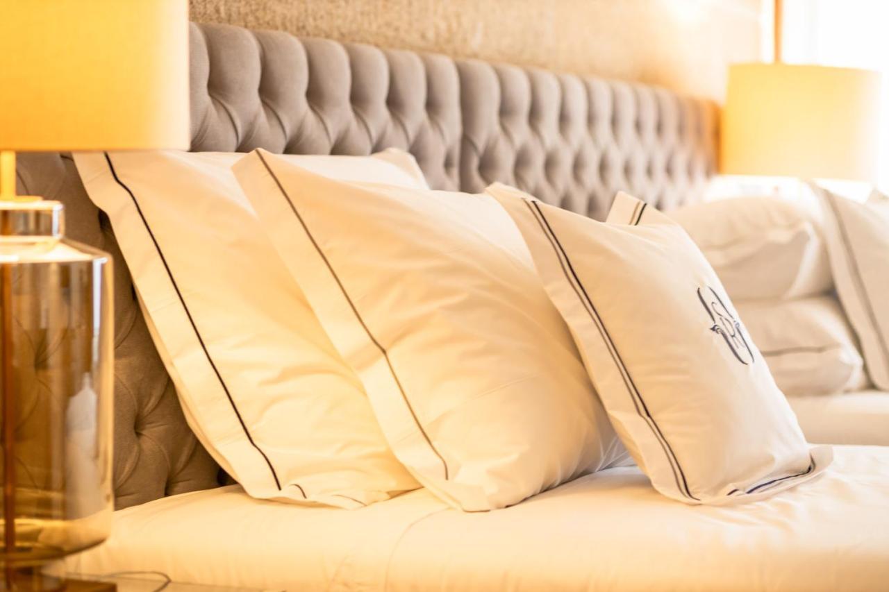 Solar Do Requeijo By Luna Hotels & Resorts Arcos de Valdevez Dış mekan fotoğraf Pillows on a bed