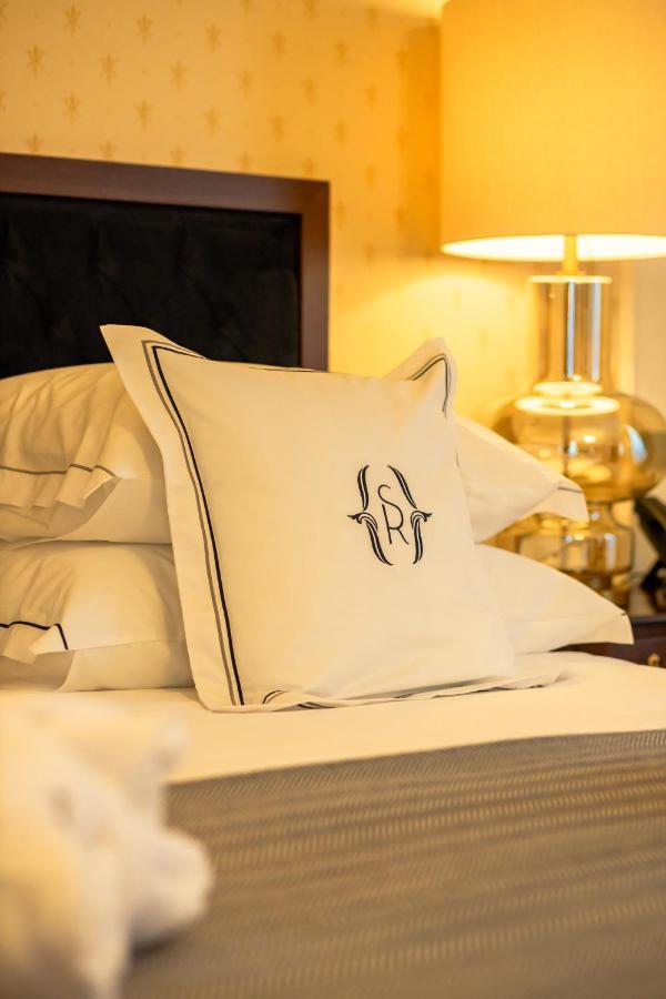 Solar Do Requeijo By Luna Hotels & Resorts Arcos de Valdevez Dış mekan fotoğraf A monogram on a pillow